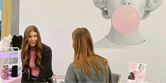 Ergonomics and Efficiency: The Adaptive Carry-On Innovation