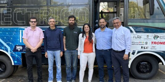 Decarbonizing Mobility through Retrofit / Descarbonización de la movilidad mediante la modernización de sistemas